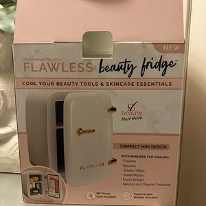 LAWLESS Flawless Beauty Fridge - White and Gold